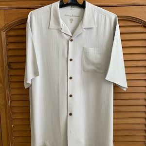 Tommy Bahama pale gray short sleeve shirt
